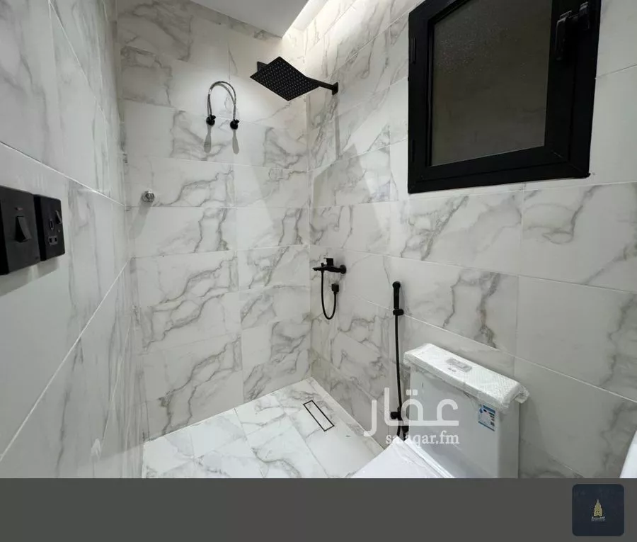 عمارة 592 م² في الملك فهد 14