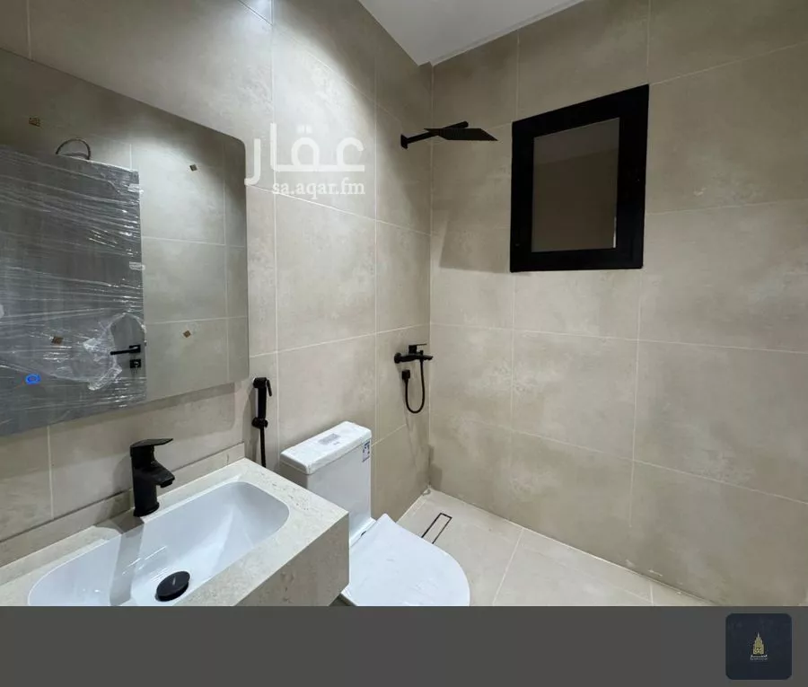 عمارة 592 م² في الملك فهد 16