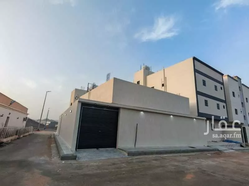6 bedroom floor in As Sikkah Al Hadid 2