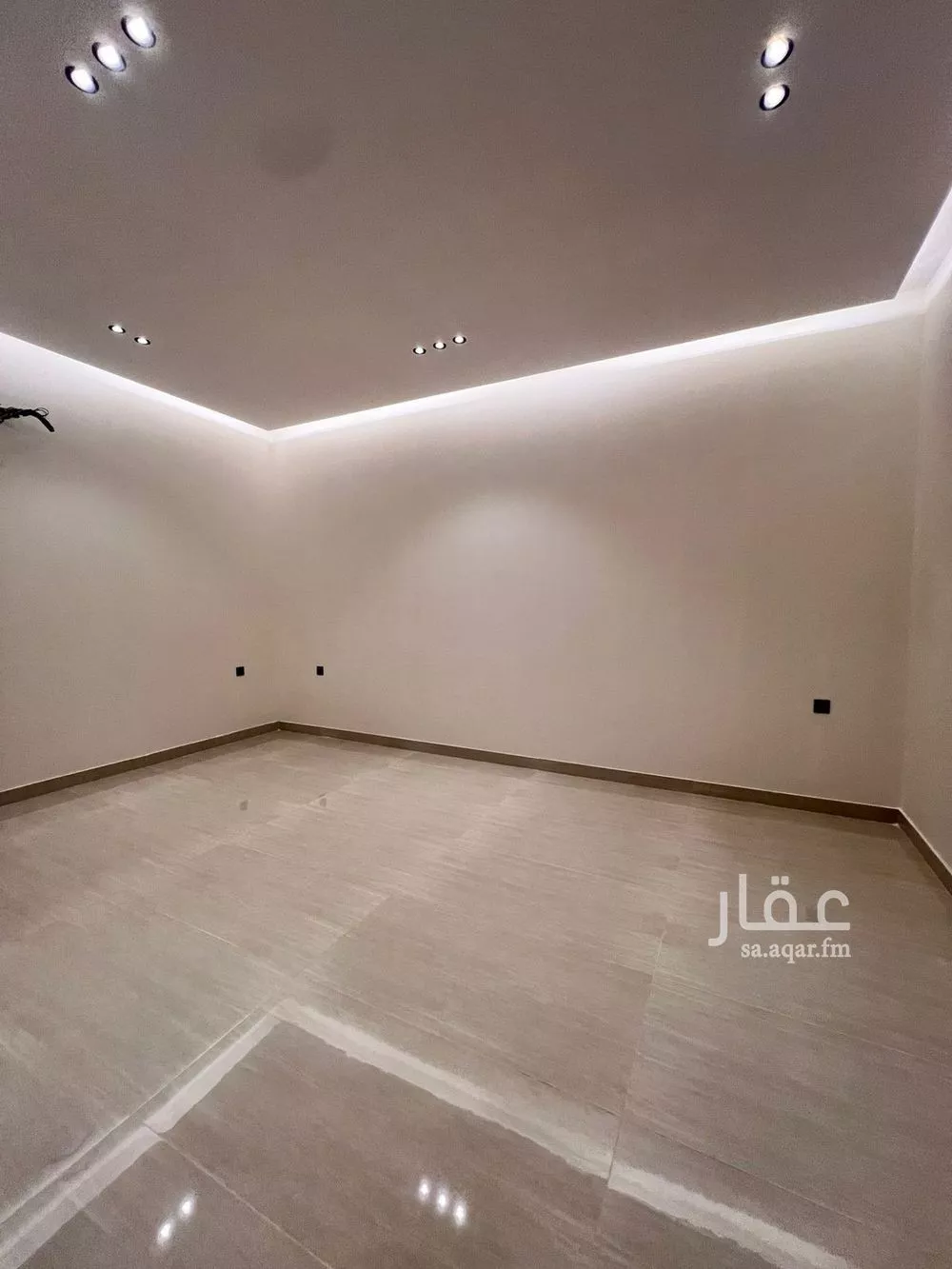 دور 5 غرف في الملك فهد 6