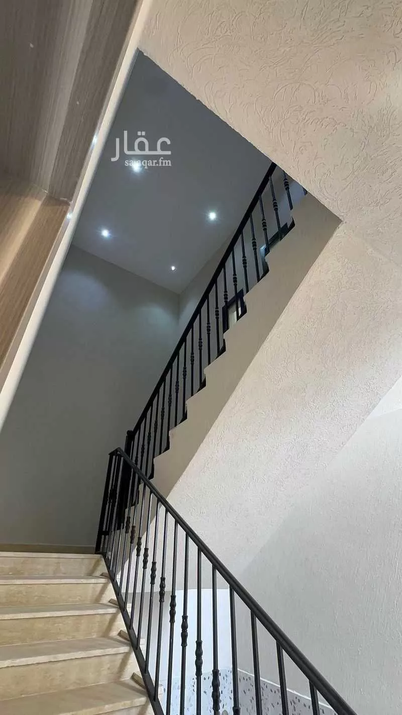 5 bedroom floor in Warqan 9