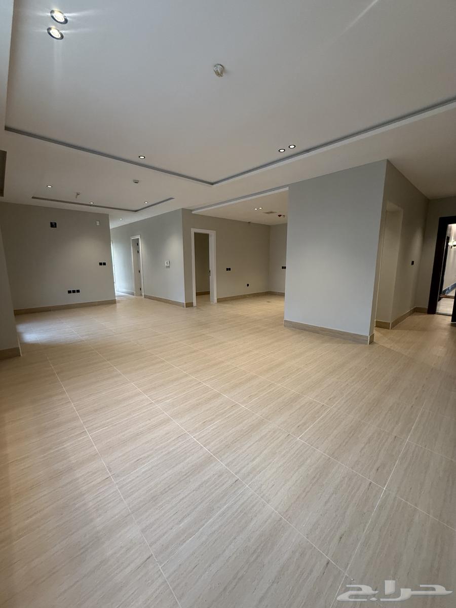 3 bedroom apartment in Al Hamra, Eastern Province 7