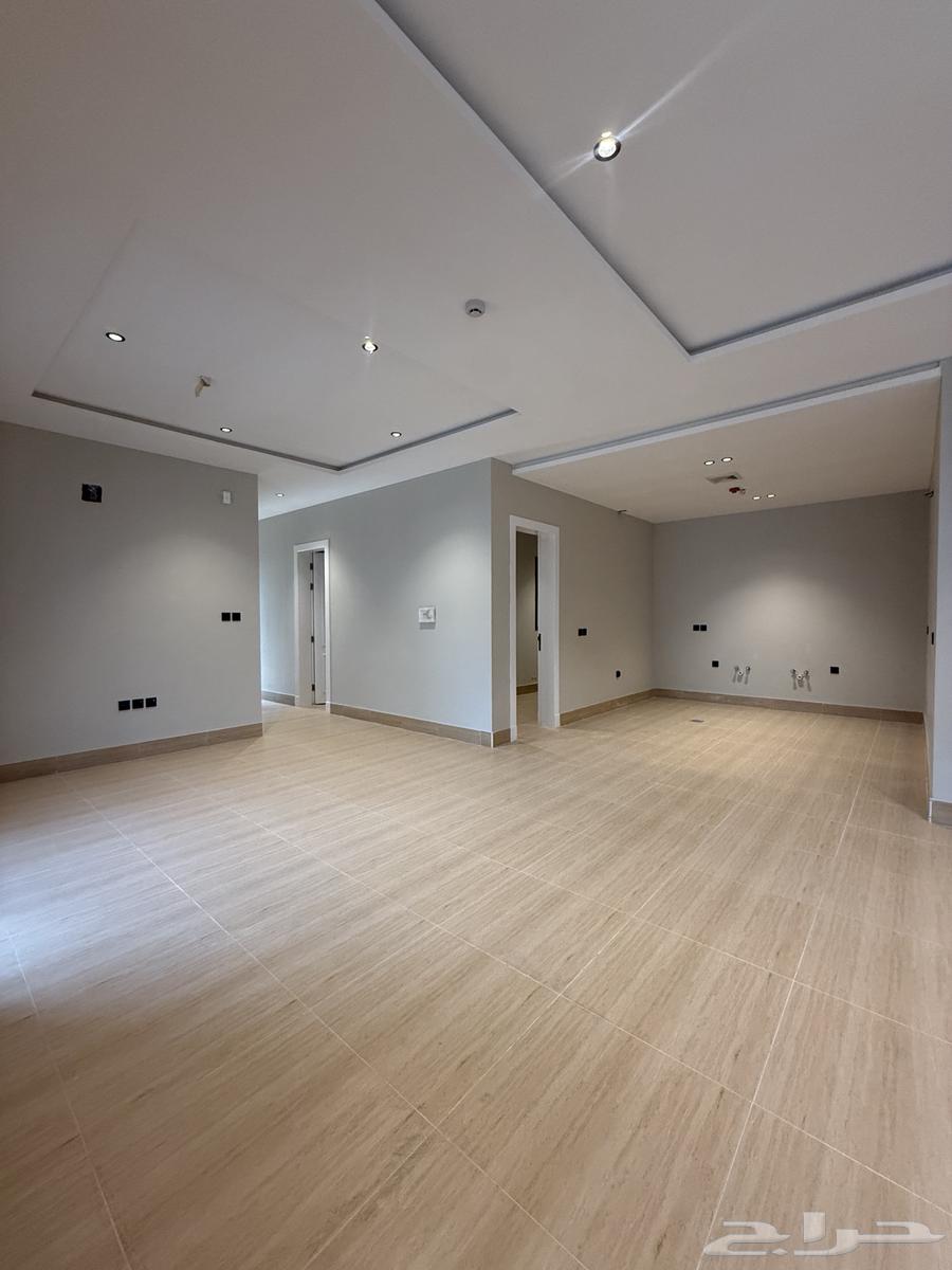 3 bedroom apartment in Al Hamra, Eastern Province 9