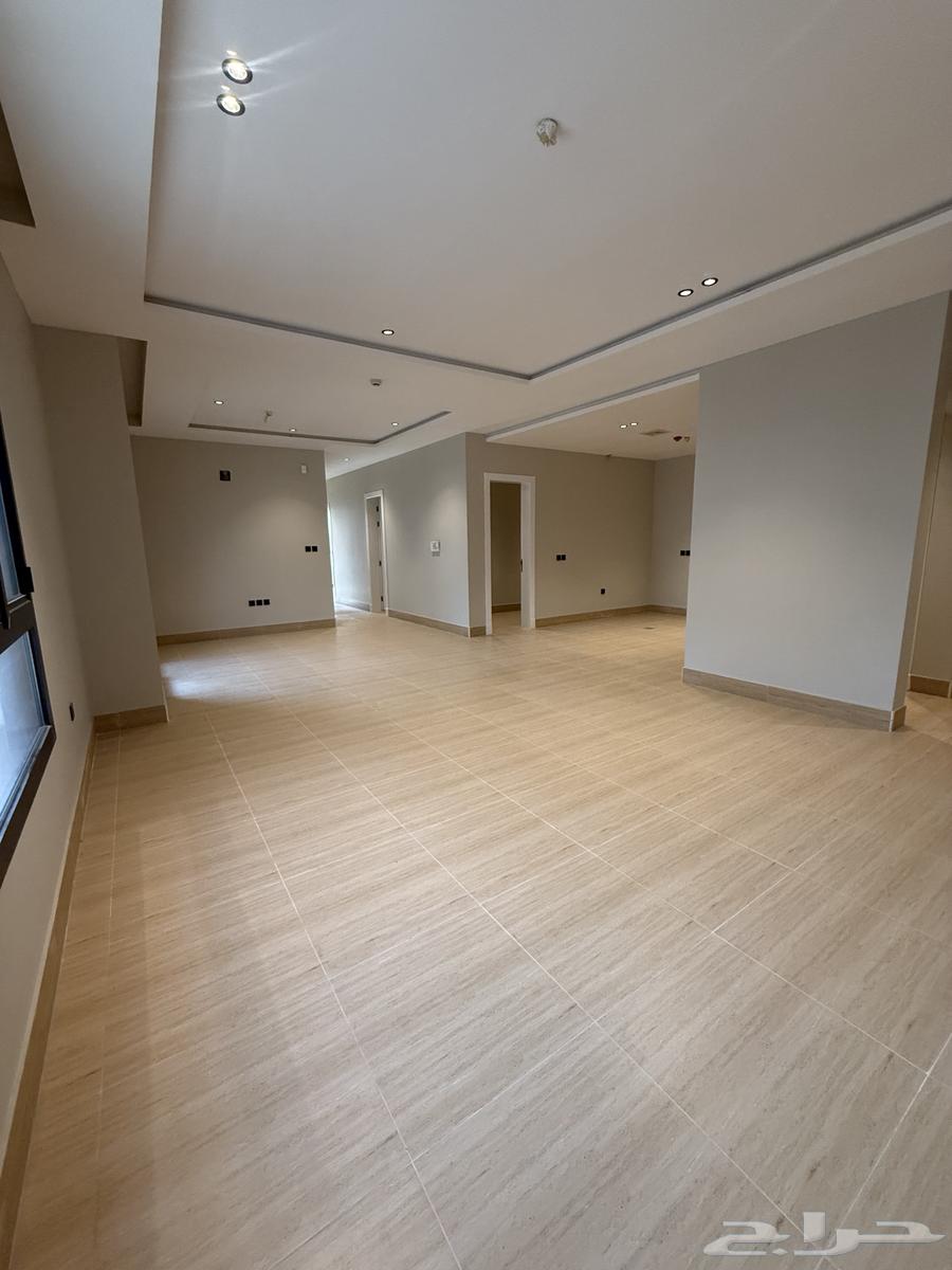 3 bedroom apartment in Al Hamra, Eastern Province 8