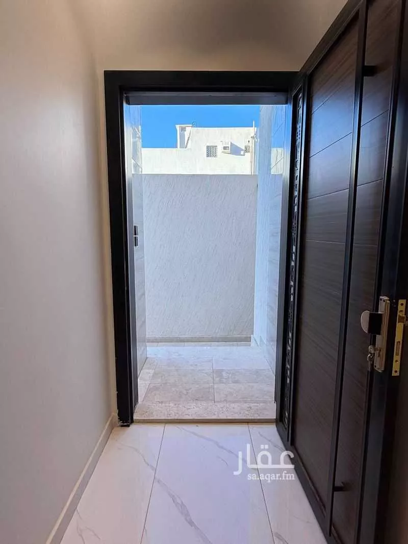 6 bedroom floor in Abu Markha 8