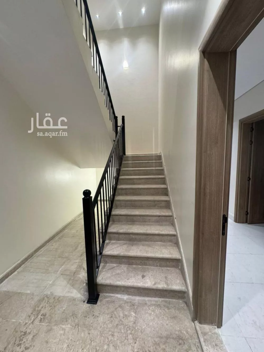 دور 6 غرف في المطار 7