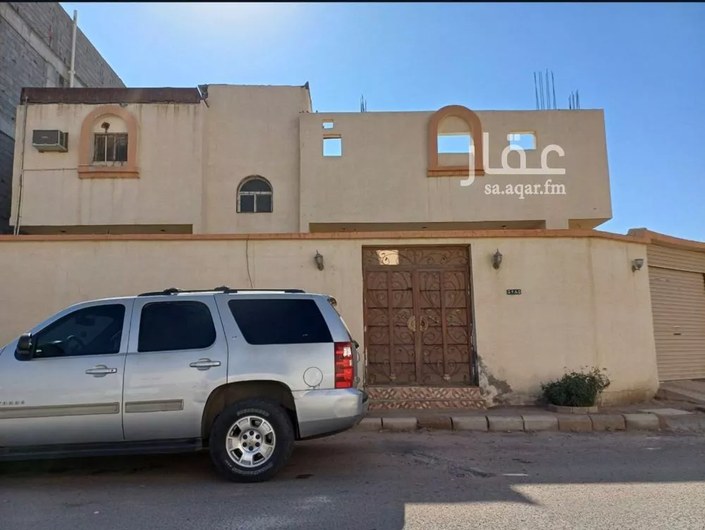 8 bedroom floor in Al Mab'outh 3