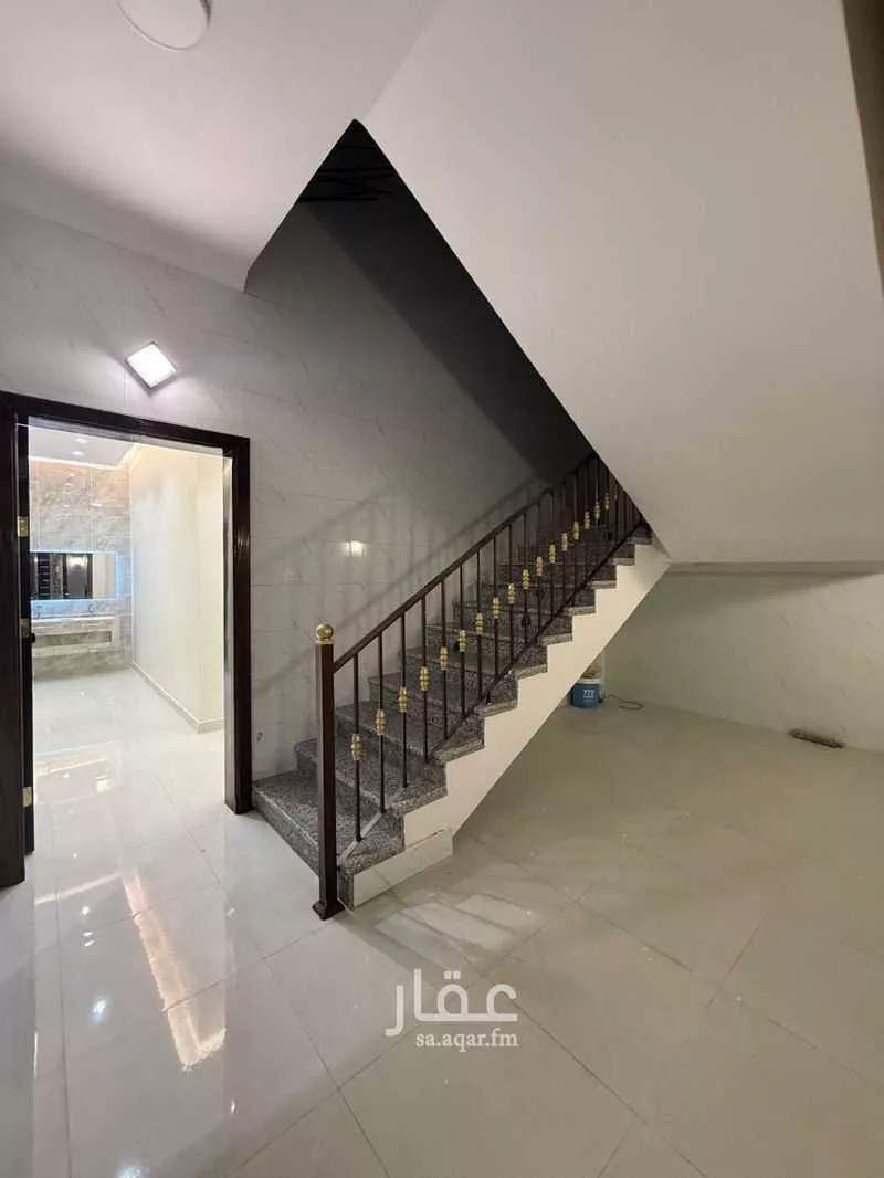 5 bedroom floor in Warqan 4