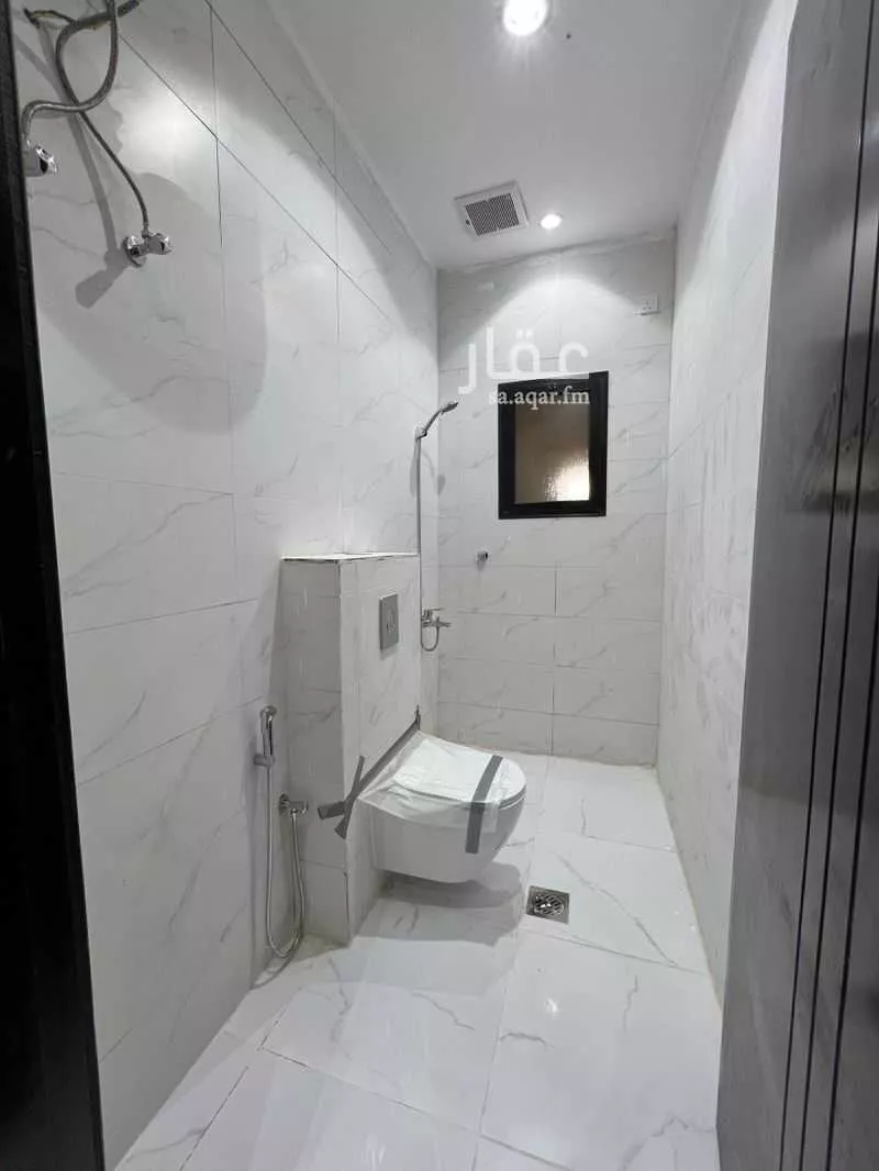 عمارة 500 م² في المطار 21