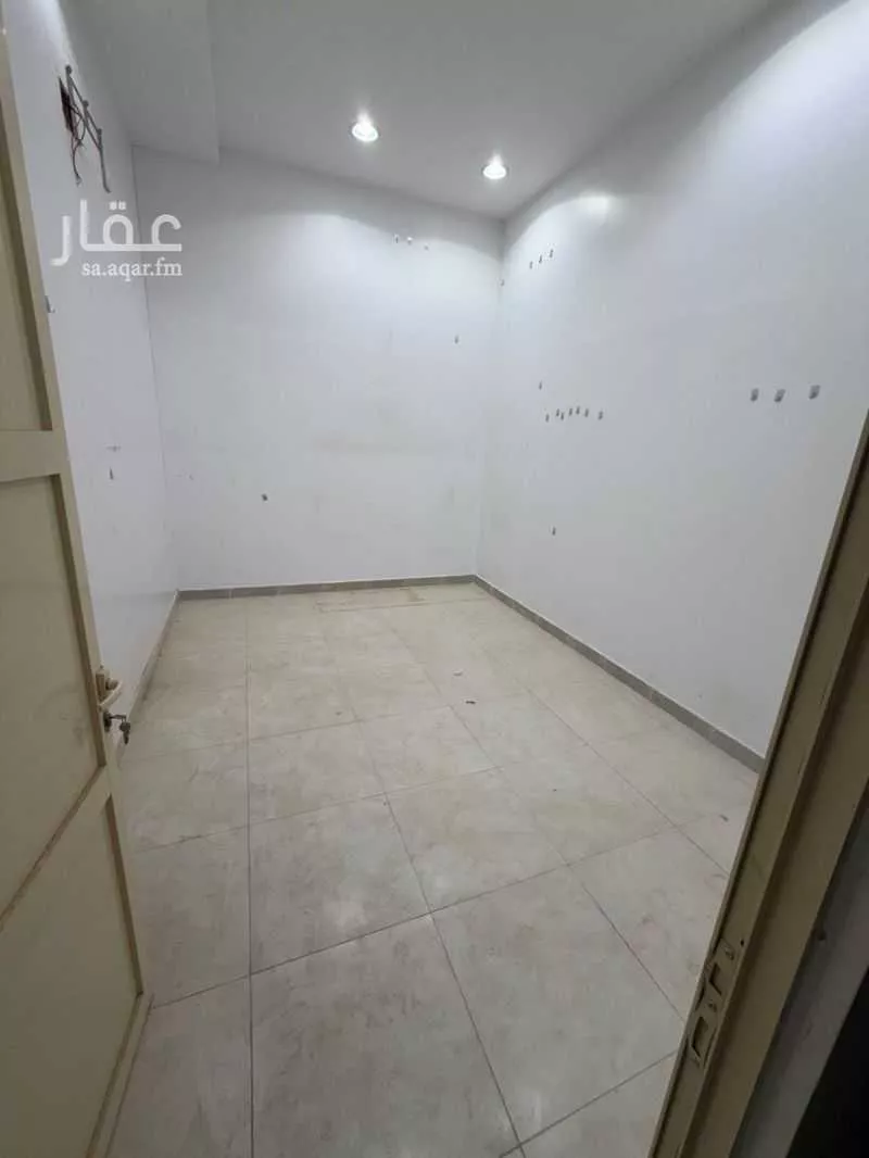 shop in Al Mahdiyyah, Riyadh 3