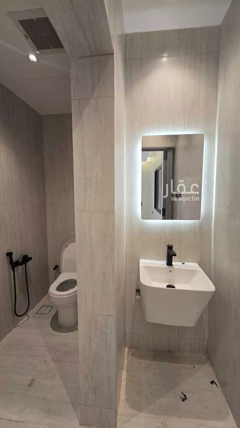 39 bedroom building in Al Wizarat, Riyadh 24