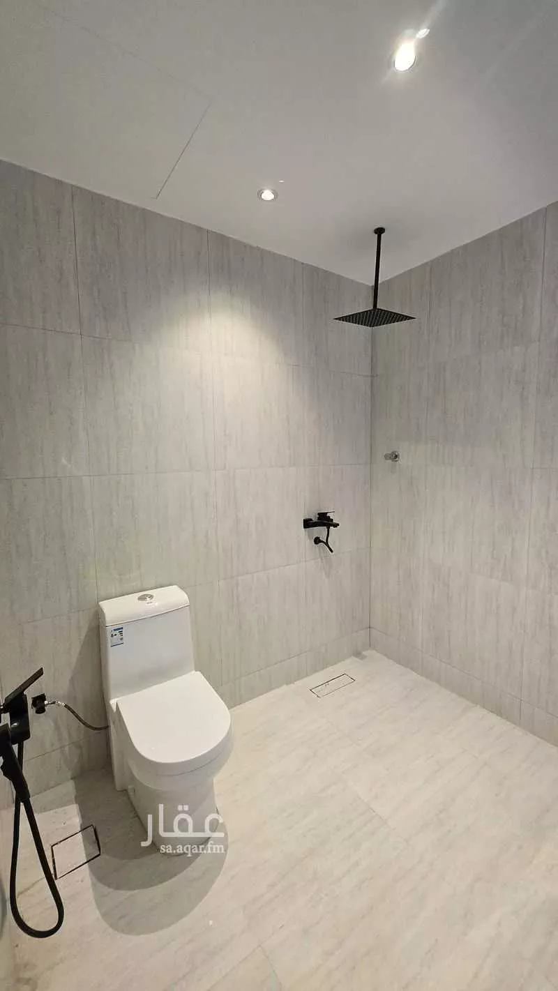 39 bedroom building in Al Wizarat, Riyadh 3