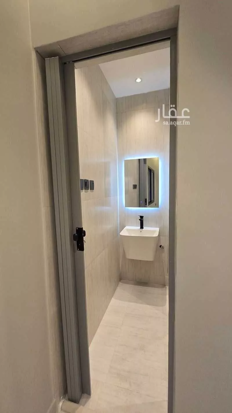 39 bedroom building in Al Wizarat, Riyadh 11