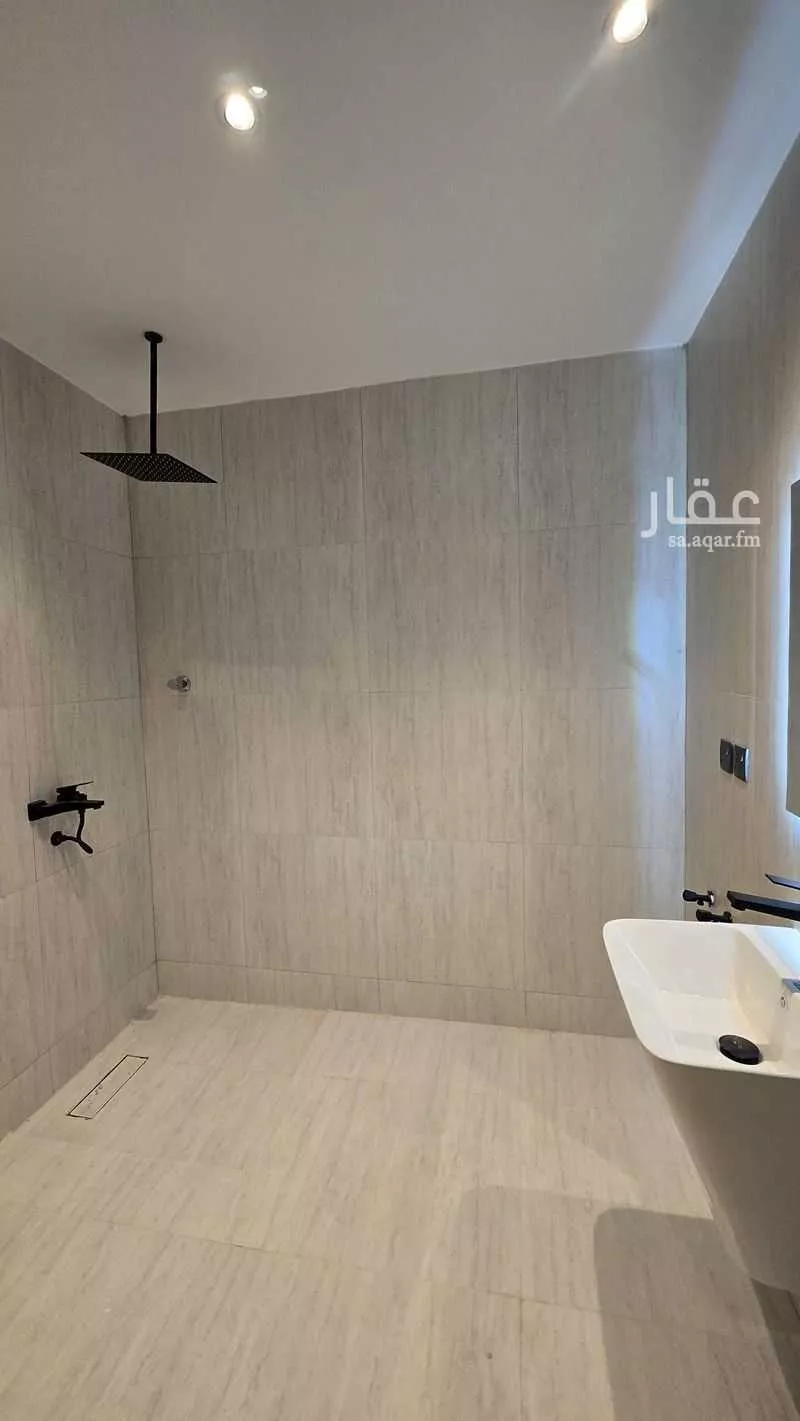 39 bedroom building in Al Wizarat, Riyadh 5