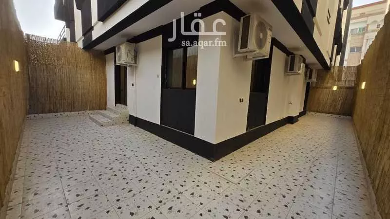 39 bedroom building in Al Wizarat, Riyadh 9