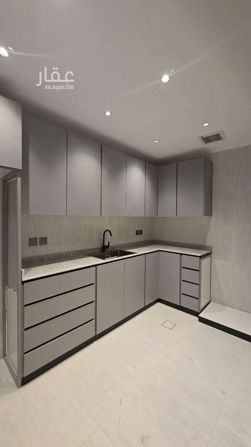 39 bedroom building in Al Wizarat, Riyadh 20