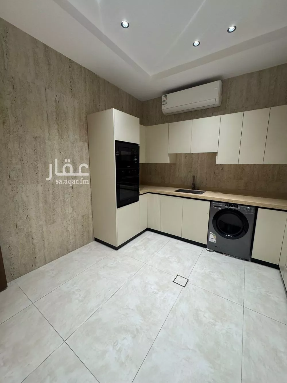 3 bedroom apartment in Hajar 10
