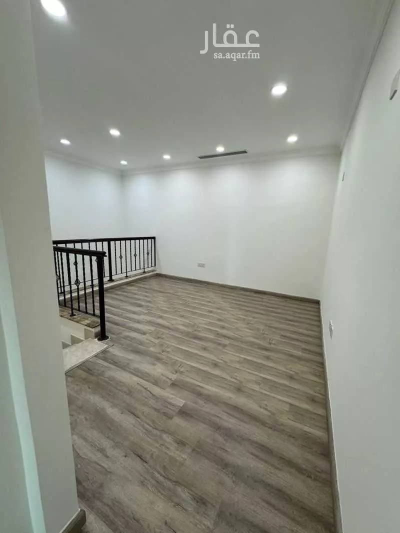 3 bedroom apartment in Al Qusur 12