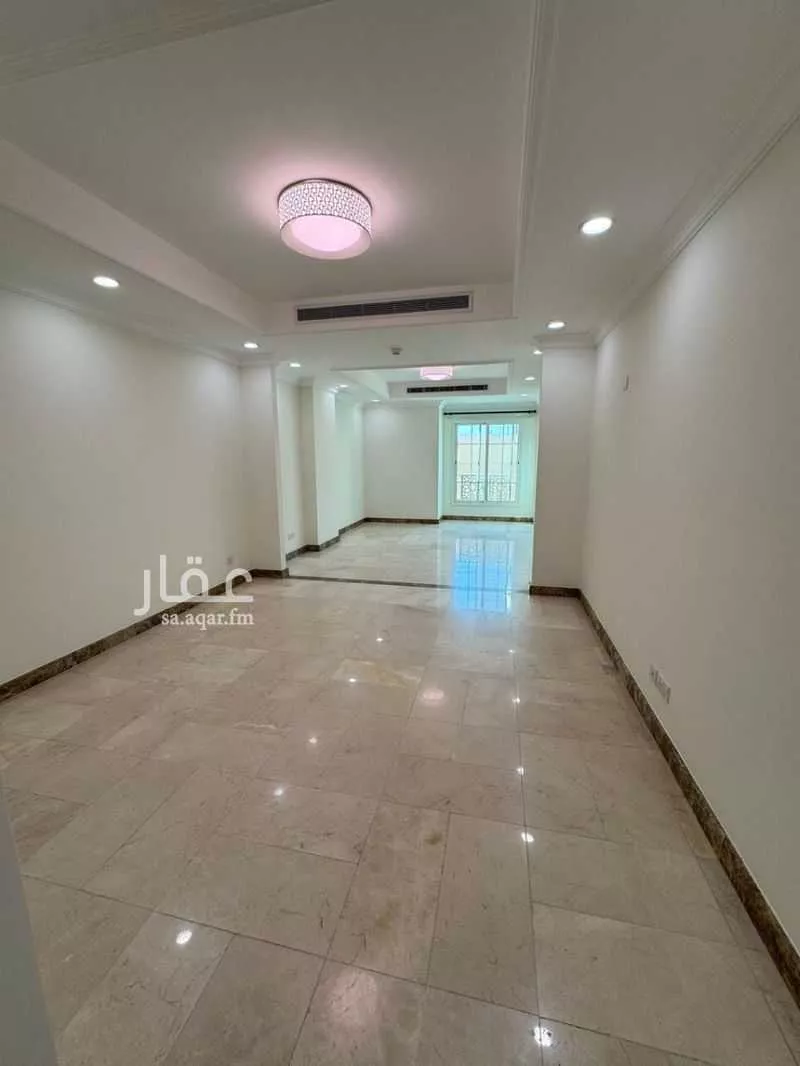 3 bedroom apartment in Al Qusur 7
