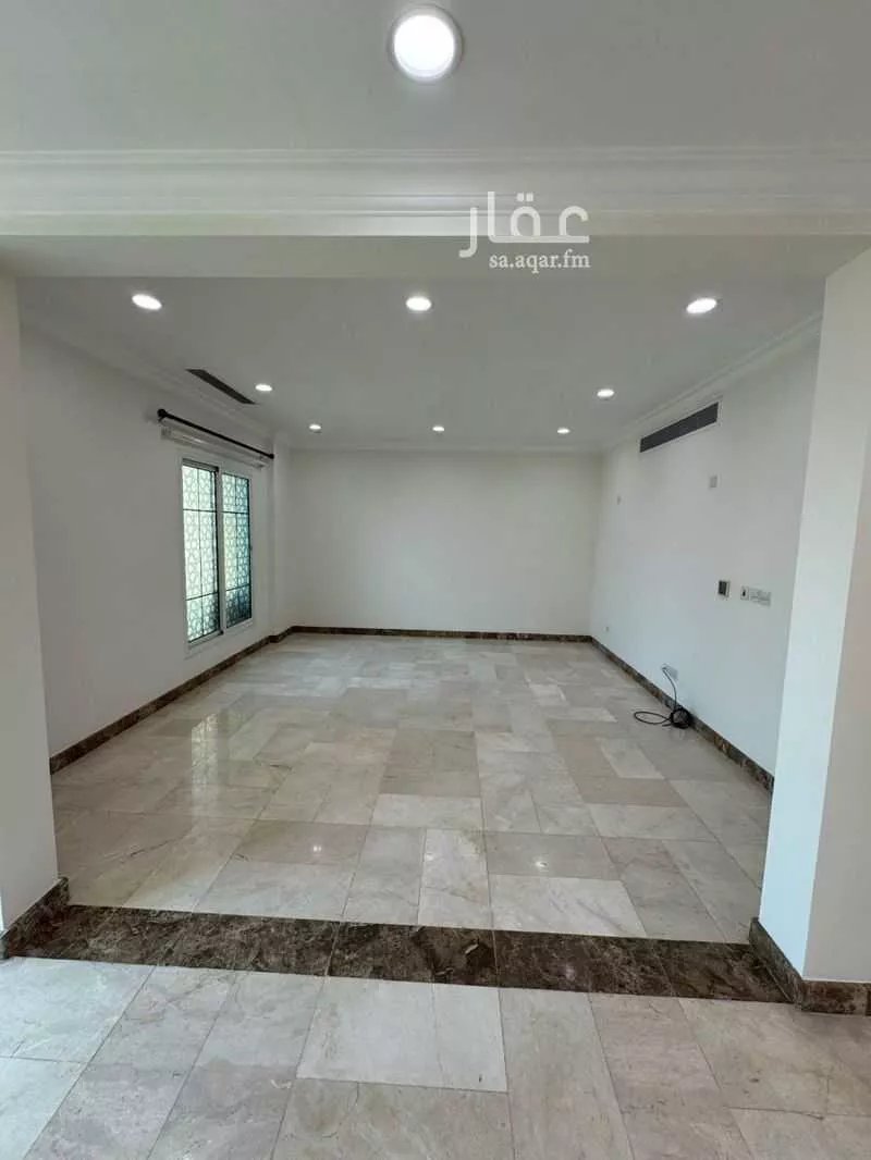 3 bedroom apartment in Al Qusur 8