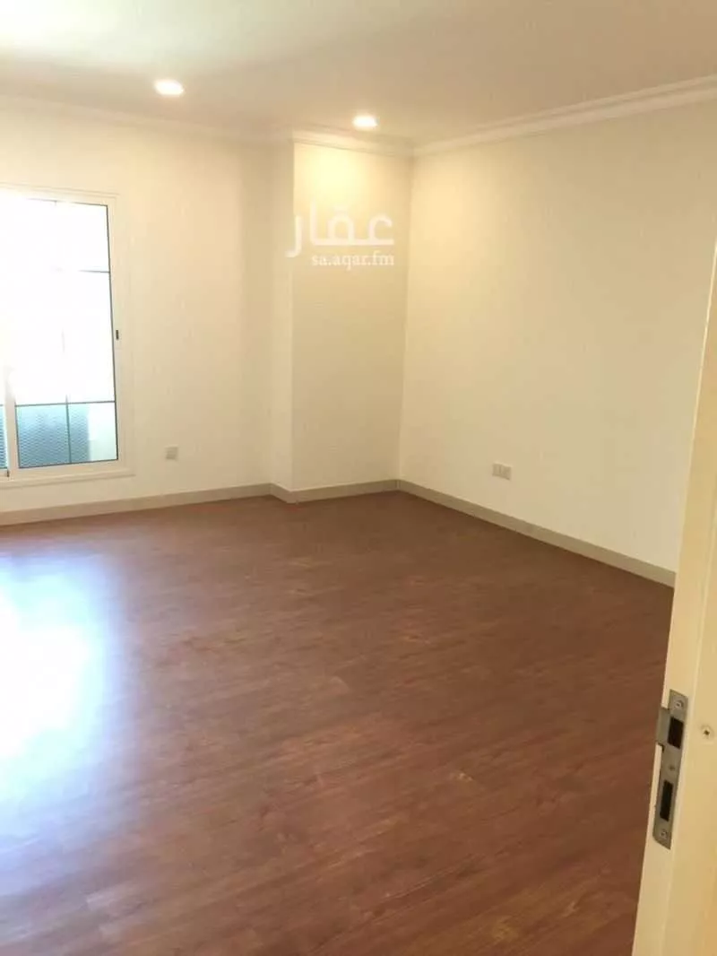 3 bedroom apartment in Al Qusur 13