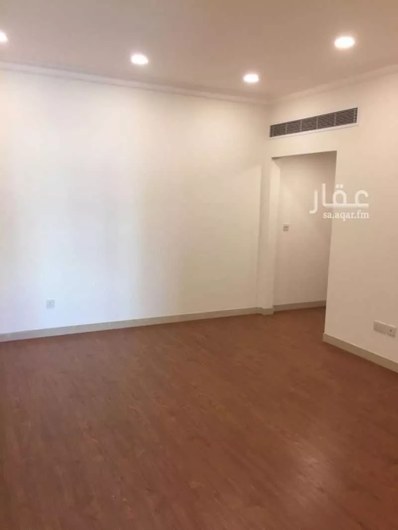 3 bedroom apartment in Al Qusur 15