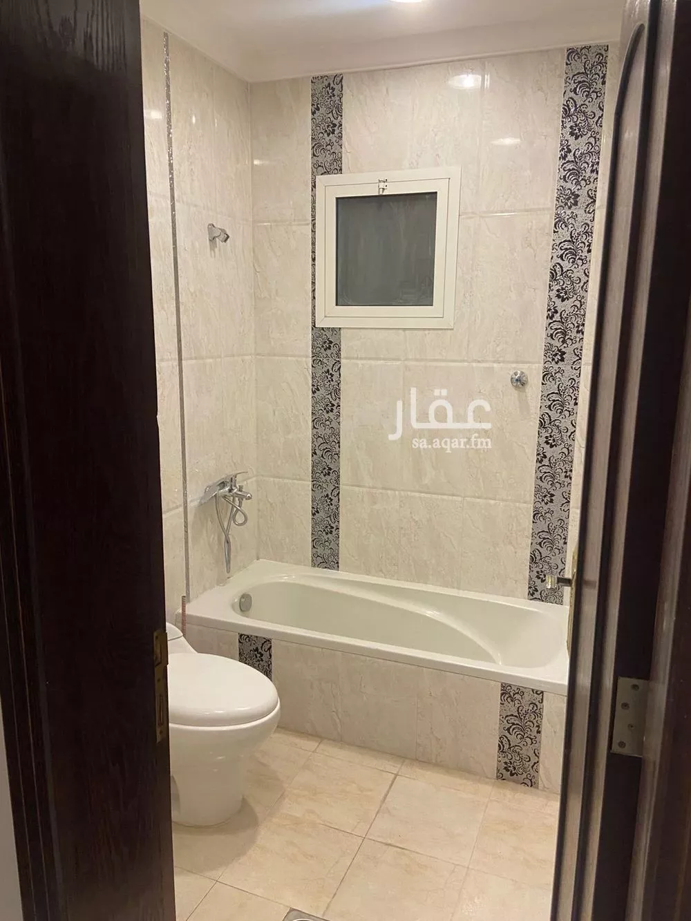 شقة 5 غرف في هجر 7