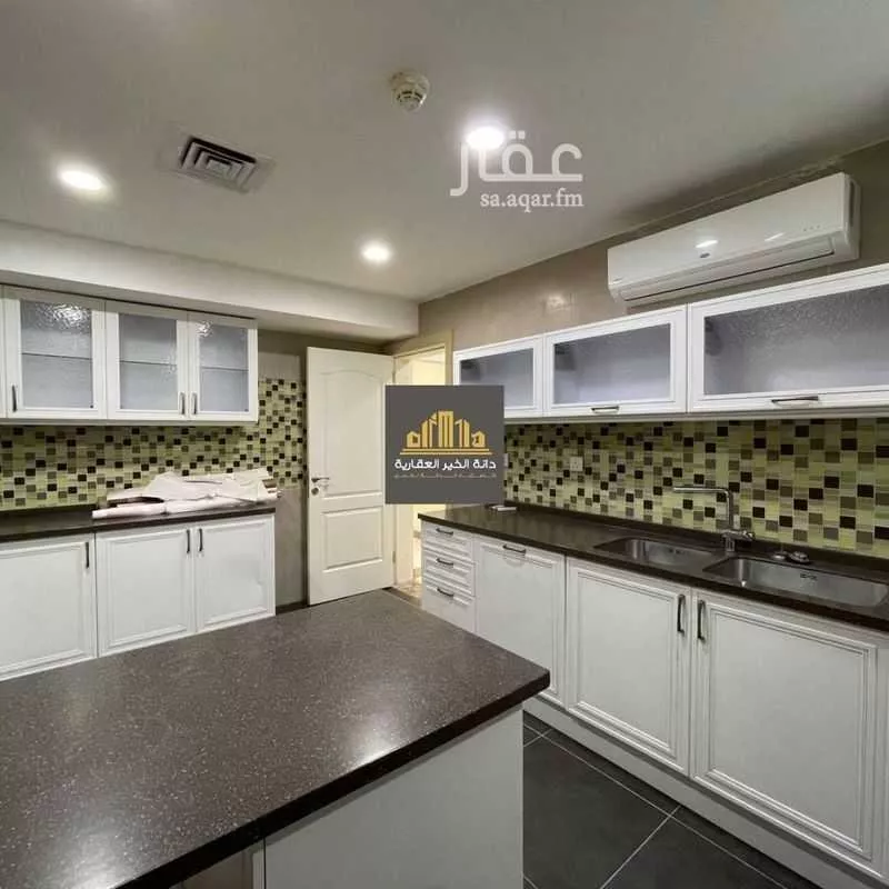 3 bedroom apartment in Al Qusur 11