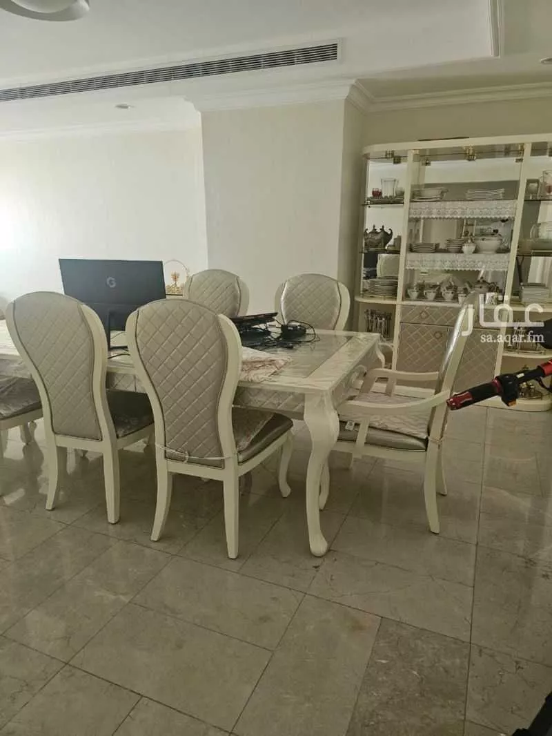 3 bedroom apartment in Al Qusur 6