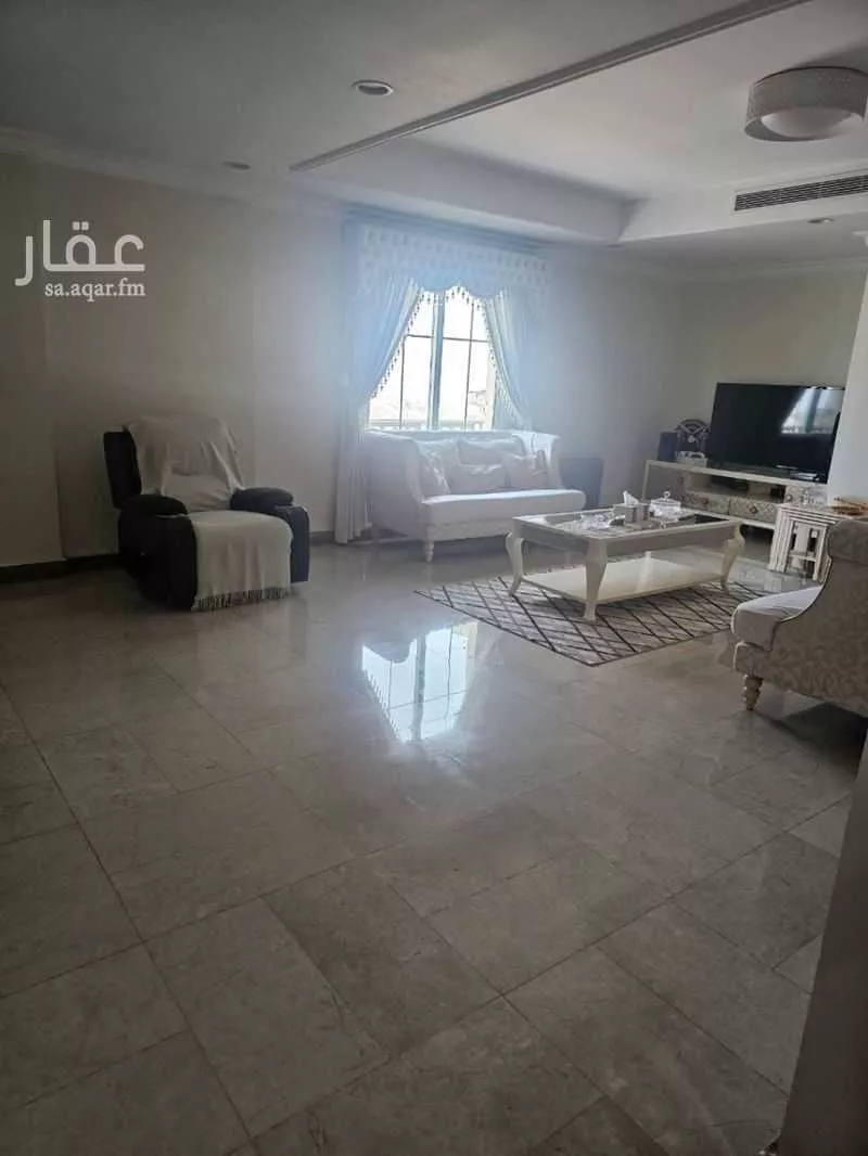 3 bedroom apartment in Al Qusur 7