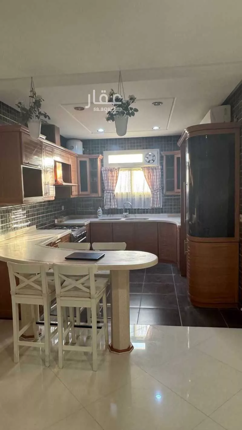 3 bedroom apartment in Al Qusur 2