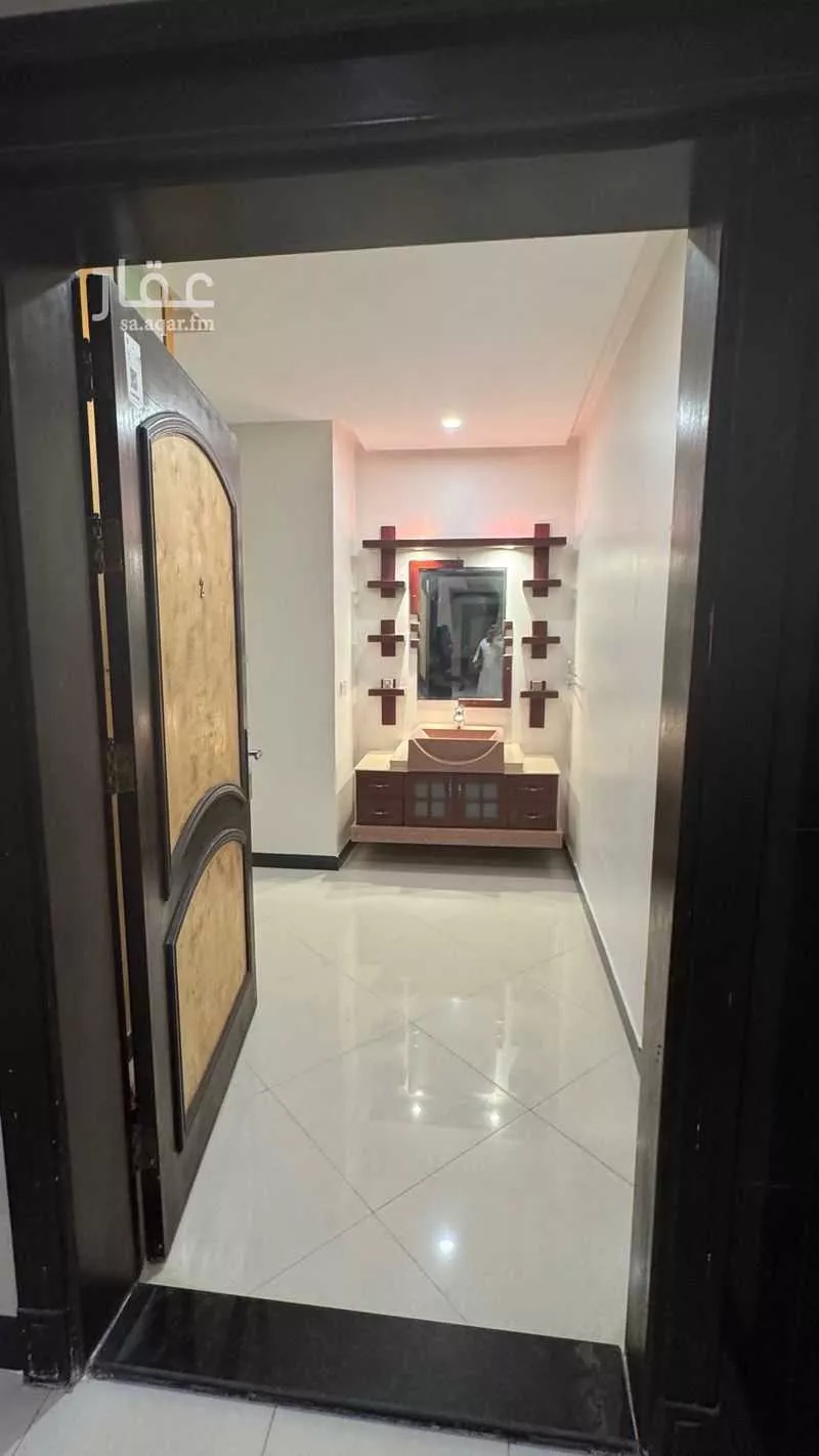 3 bedroom apartment in Al Qusur 13