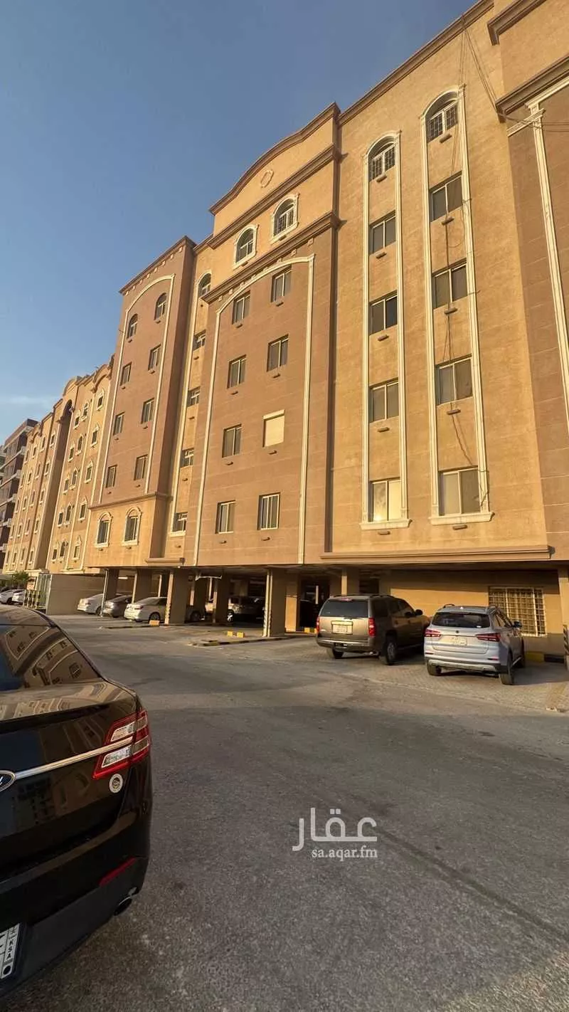 3 bedroom apartment in Al Qusur 15