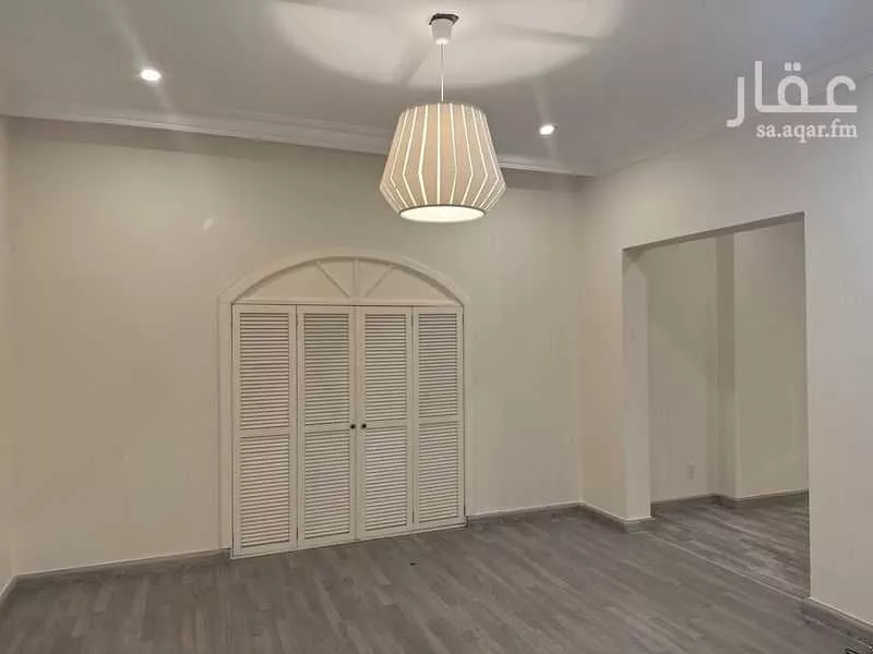 شقة 5 غرف في هجر 8