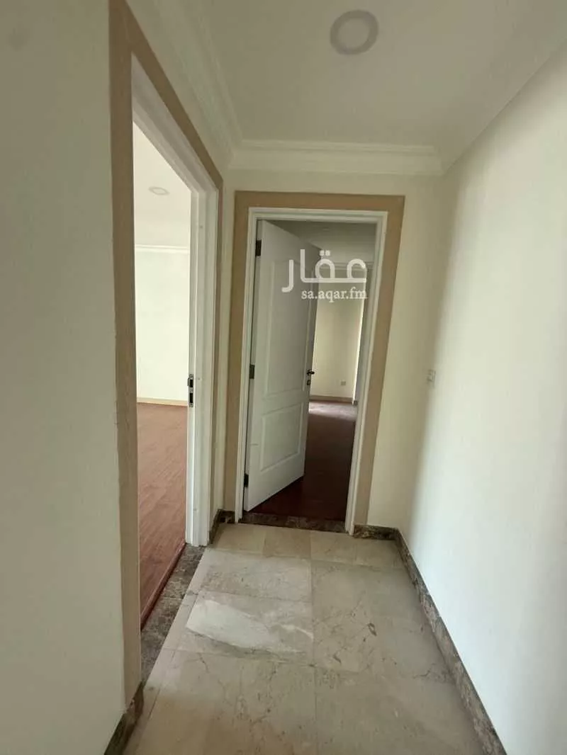 3 bedroom apartment in Al Qusur 11