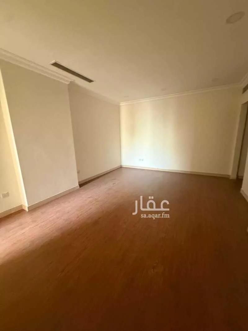3 bedroom apartment in Al Qusur 13