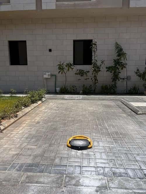 2 bedroom apartment in Al Yarmouk 4