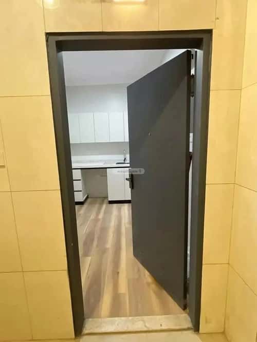شقة 1 غرف في الملقا 5
