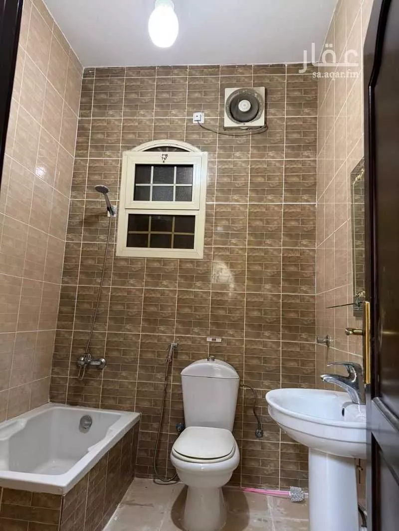 3 bedroom apartment in Al Mab'outh, Madinah 8