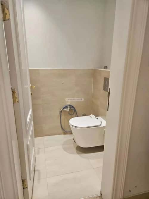 شقة 4 غرف في الملقا 4