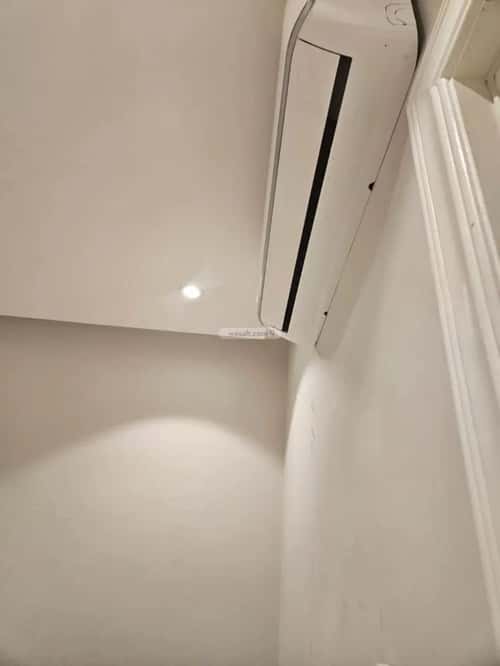 شقة 4 غرف في الملقا 5