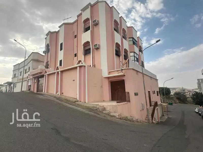 الطابق في الاندلس