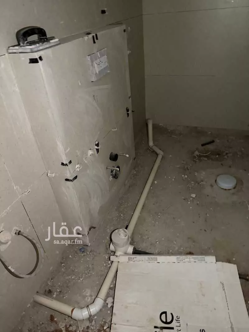 2 bedroom building in Ad Dhubbat, Riyadh 4
