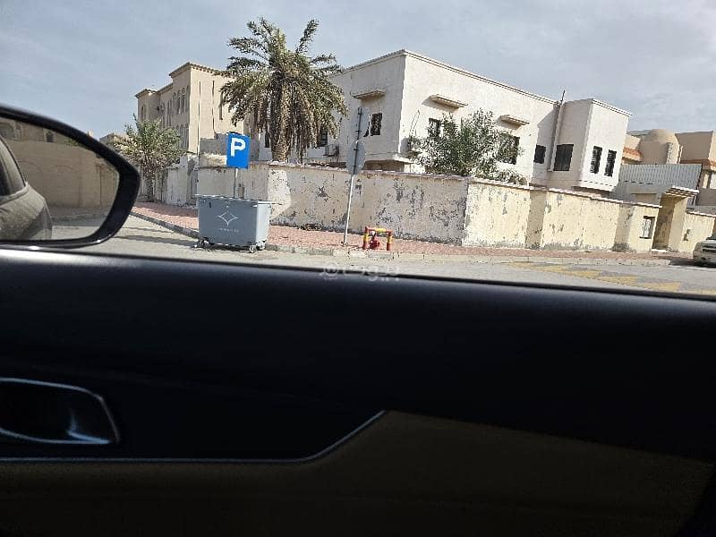 6 bedroom villa in East Beach, Eastern Province 2