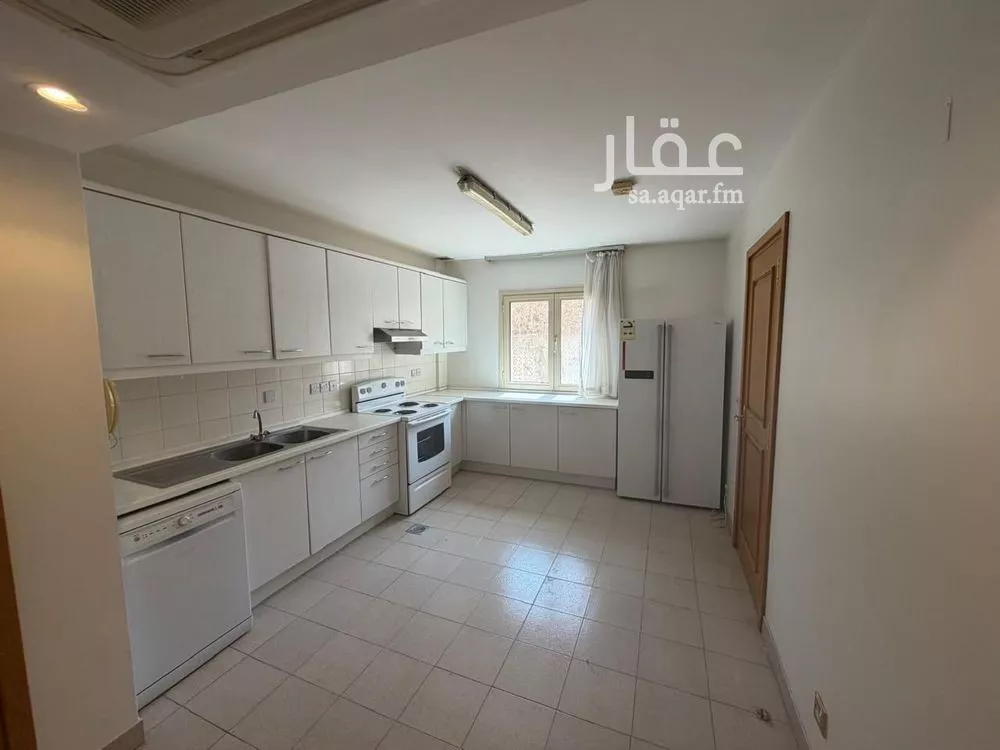 5 bedroom villa in Al Mutamarat, Riyadh 3
