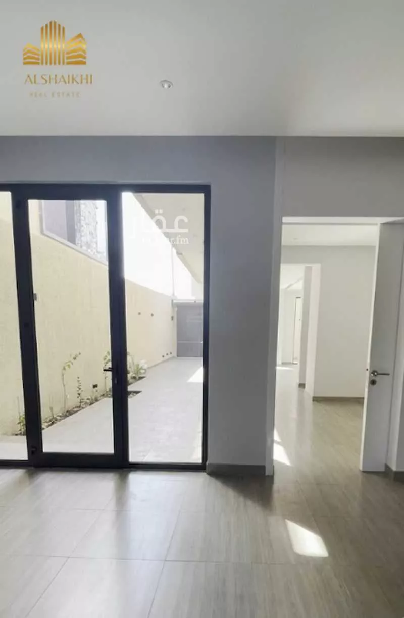 4 bedroom villa in At Tahliyah, Eastern Province 4