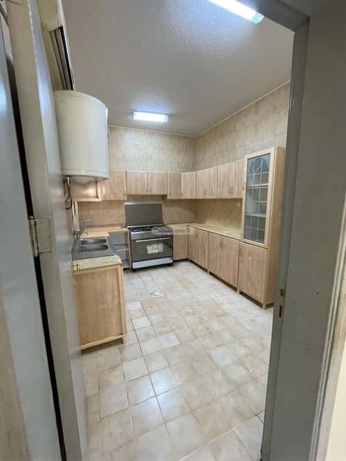 4 bedroom apartment in Granada, Riyadh 4