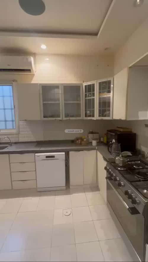 9 bedroom floor in As Saadah 3