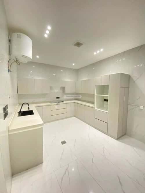 6 bedroom villa in Al Uraija Al Gharbi 3