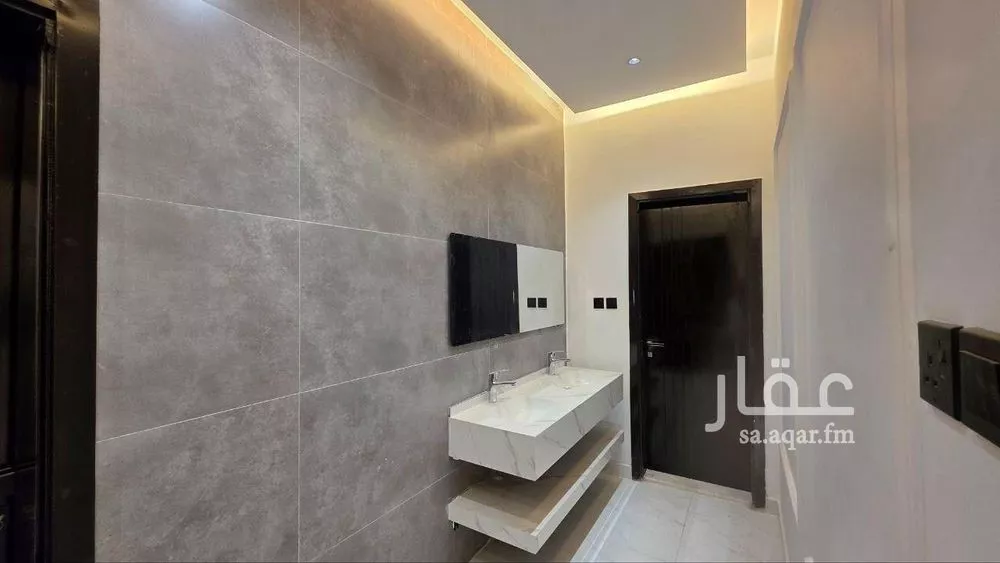 5 bedroom apartment in King Fahd, Madinah 2